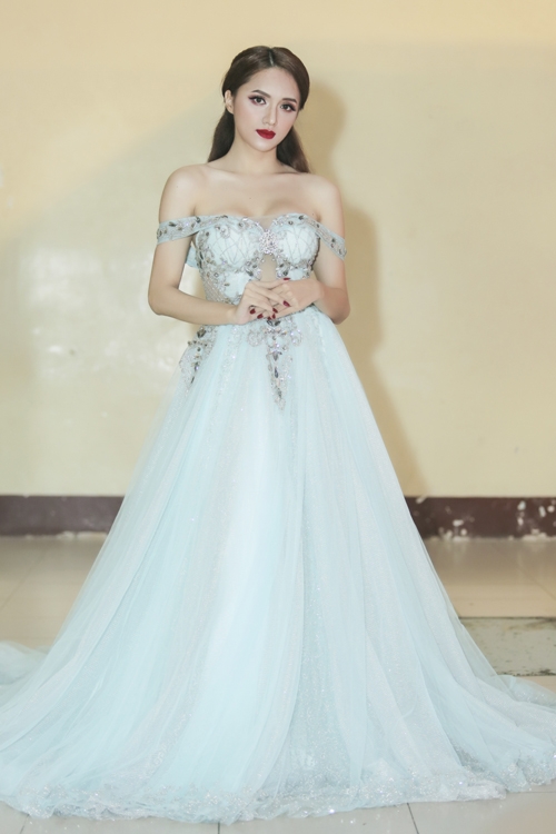 huong-giang-idol-mac-tre-nai-khoe-vong-1-5