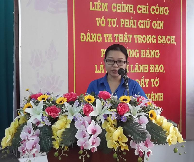 Nữ bí thư tỉnh đoàn bị kỷ luật do nhờ người đi học