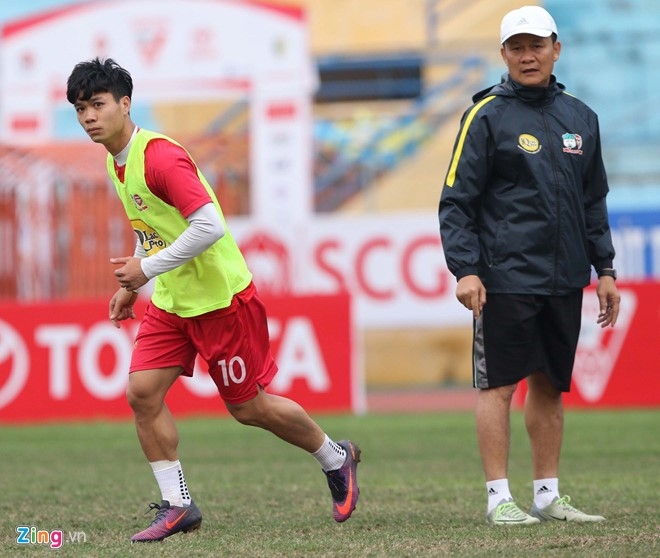 Vong 3 V.League 2017: Cho Cong Phuong doi vai hinh anh 1