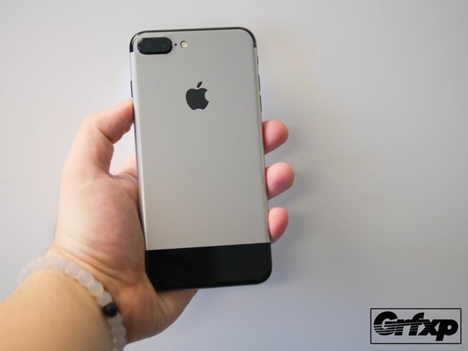 Bien iPhone 7 Plus thanh iPhone doi dau hinh anh 1
