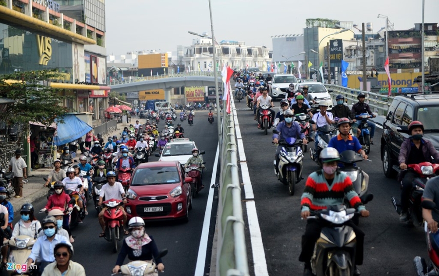Thong xe mot nhanh cau vuot nga sau Go Vap hinh anh 5