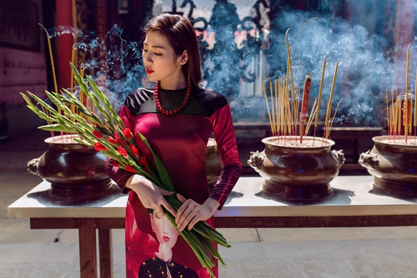 tu-anh-goi-y-chon-ao-dai-don-tet-2