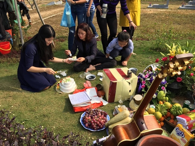 Vợ cố nghệ sĩ Trần Lập: Ham kiếm tiền... ngẩng mặt lên thì chồng đi mất rồi! - Ảnh 1.