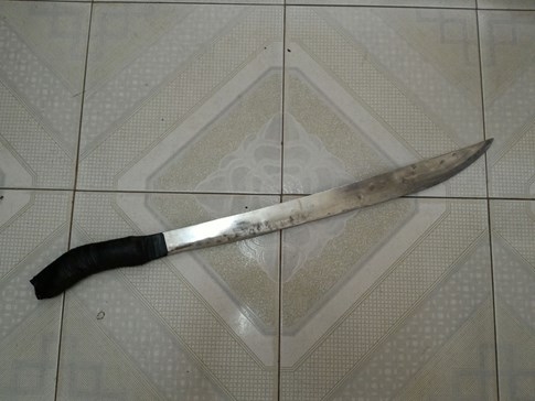 Bắt 3 tên cướp chém người đi đường cướp tài sản - ảnh 2