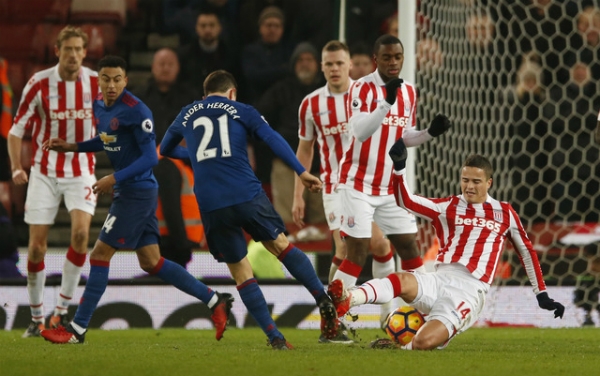 rooney-lap-cong-phut-bu-gio-man-utd-thoat-thua-truoc-stoke-page-2-1