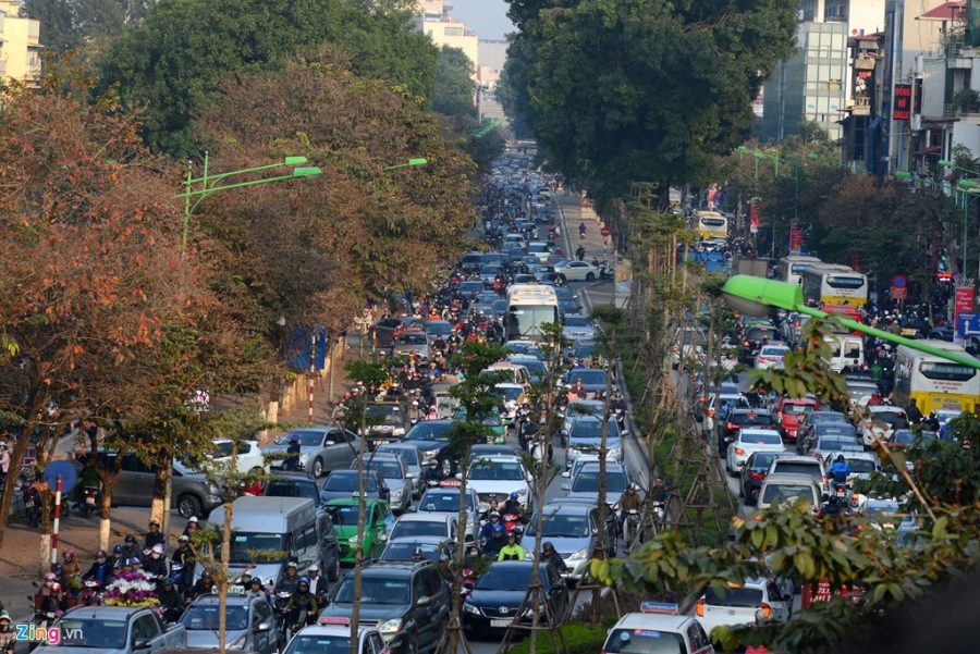 Oto tran ra duong, Ha Noi un tac nghiem trong hinh anh 3