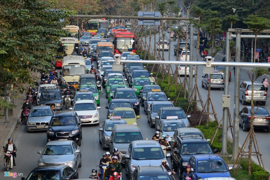 Oto tran ra duong, Ha Noi un tac nghiem trong hinh anh 4
