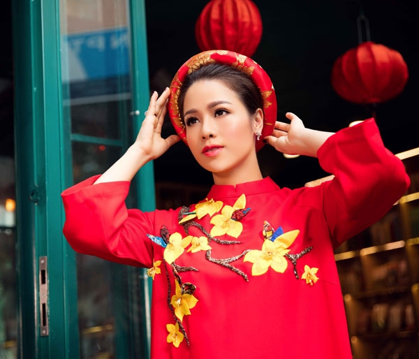 nhat-kim-anh-dam-tham-ao-dai-don-tet-1