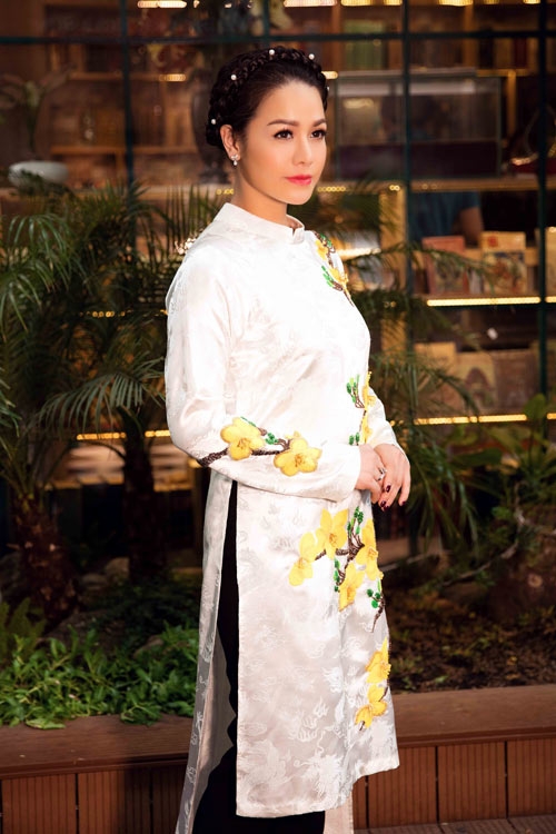 nhat-kim-anh-dam-tham-ao-dai-don-tet-7
