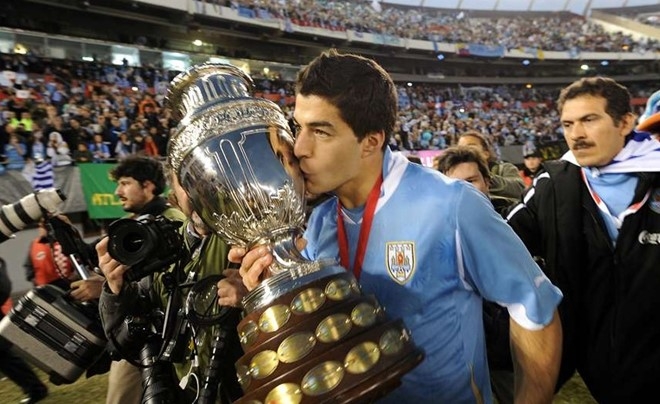 Nhung cot moc kho quen trong su nghiep cua Luis Suarez hinh anh 3