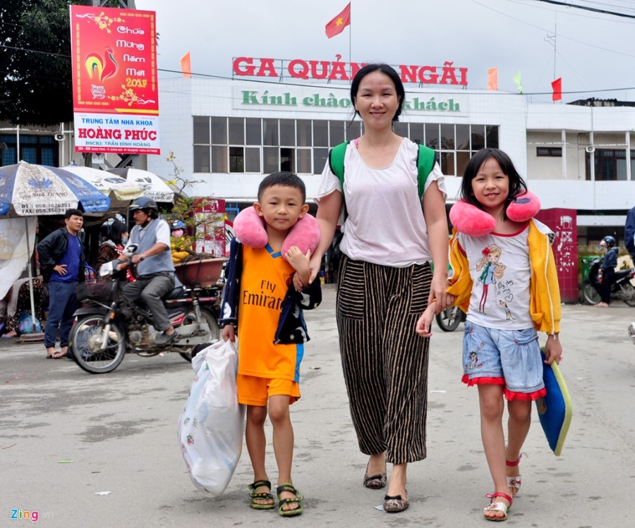 Phut doan tu xuc dong o nha ga ngay can Tet hinh anh 7