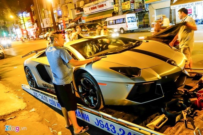 Dem sieu xe Lamborghini tu Da Nang vao Sai Gon do choi Tet hinh anh 7
