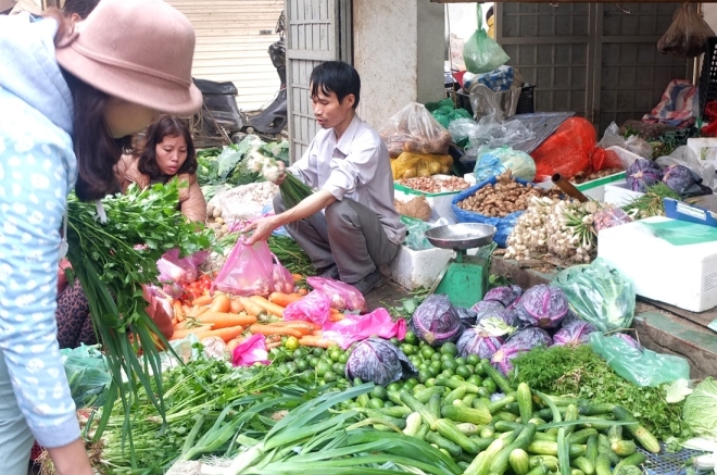 30 Tết, rau xanh tăng giá, thịt lợn giảm