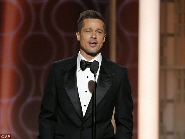 Angelina va Brad Pitt ly than hon 1 nam truoc khi ly hon hinh anh 2