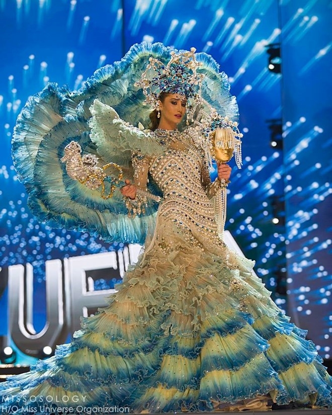Ban ket Miss Universe: Le Hang gay tranh cai o cac phan thi hinh anh 10