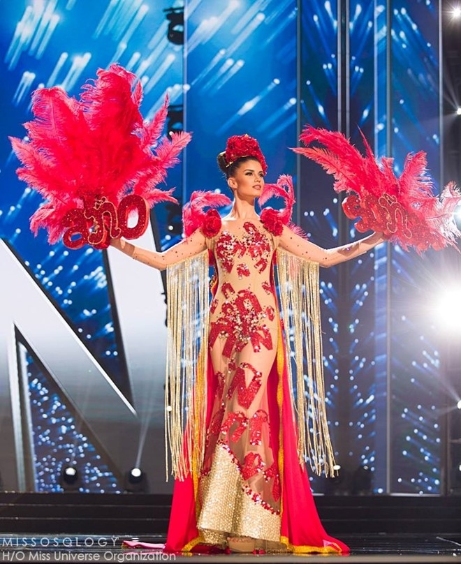 Ban ket Miss Universe: Le Hang gay tranh cai o cac phan thi hinh anh 11