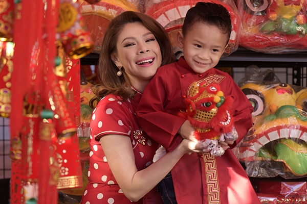 me-con-thanh-thao-don-tet-o-my-2
