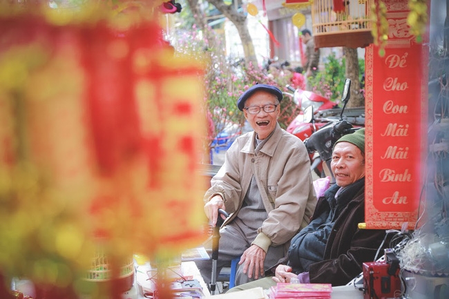 Những khoảnh khắc ngọt ngào ấm áp trong ngày cuối cùng của năm trước lúc giao thừa - Ảnh 11. Những khoảnh khắc ngọt ngào ấm áp trong ngày cuối cùng của năm trước lúc giao thừa - Ảnh 11.