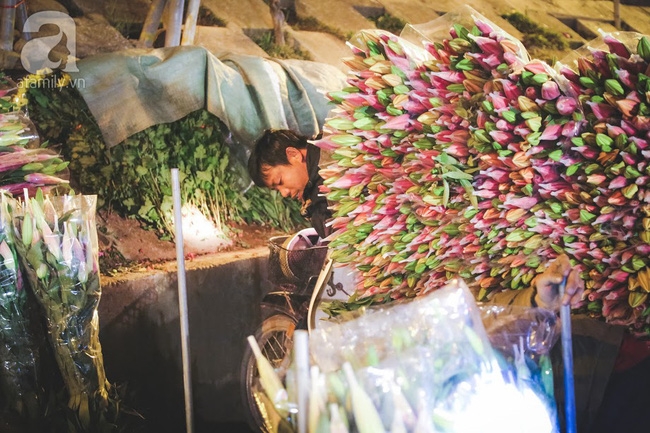 Những khoảnh khắc ngọt ngào ấm áp trong ngày cuối cùng của năm trước lúc giao thừa - Ảnh 17. Những khoảnh khắc ngọt ngào ấm áp trong ngày cuối cùng của năm trước lúc giao thừa - Ảnh 17.
