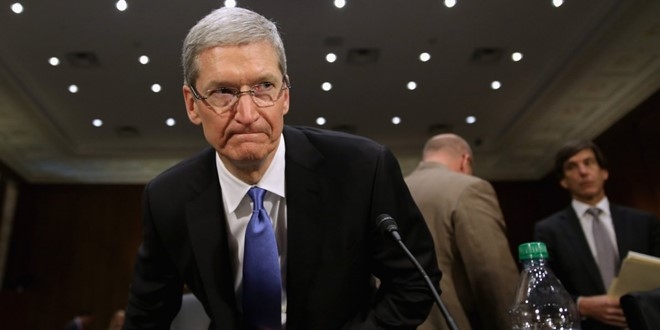 Apple, Facebook gay gat voi chinh sach nhap cu cua Trump hinh anh 1