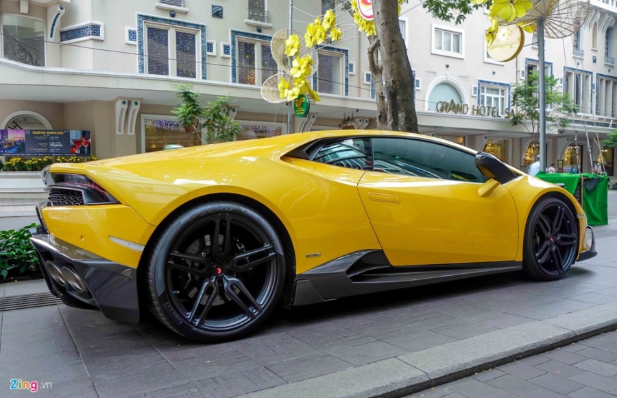Cuong Do La va cac dai gia Sai Gon choi Tet bang Lamborghini hinh anh 4