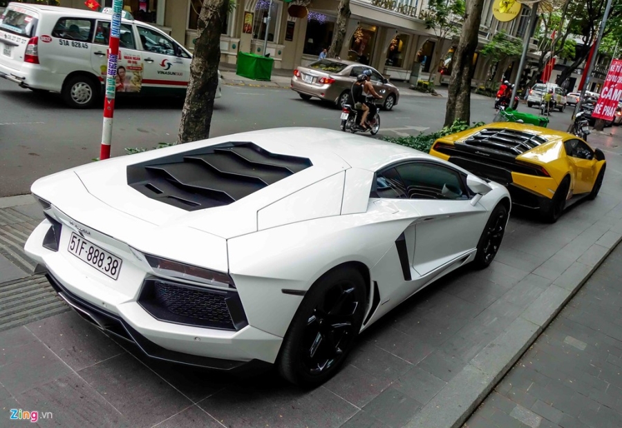 Cuong Do La va cac dai gia Sai Gon choi Tet bang Lamborghini hinh anh 6