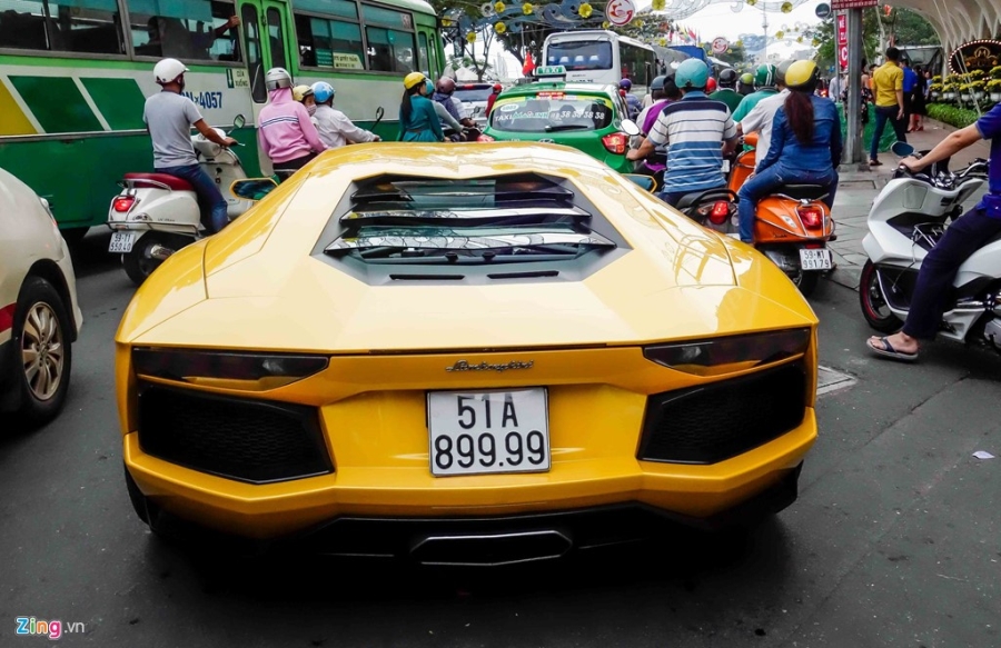Cuong Do La va cac dai gia Sai Gon choi Tet bang Lamborghini hinh anh 11
