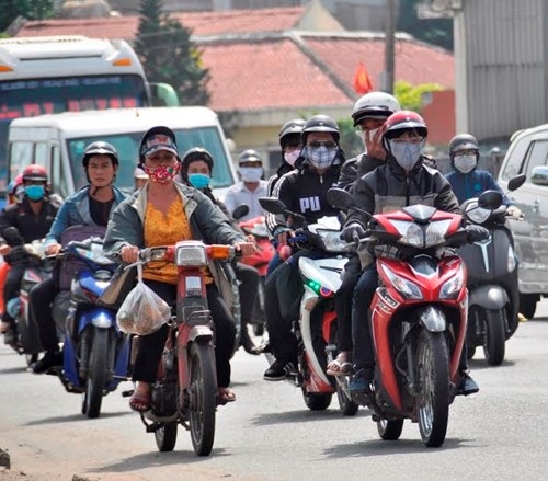 Dân miền Tây ùn ùn trở lại Sài Gòn sau Tết ảnh 6