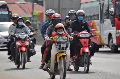 Dân miền Tây ùn ùn trở lại Sài Gòn sau Tết ảnh 9