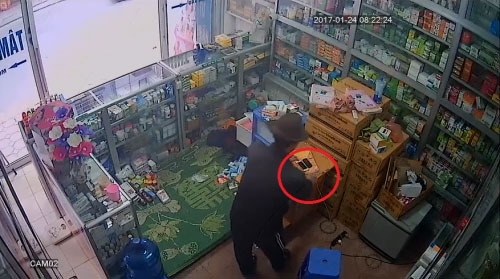 clip len vao trom dien thoai cuc nhanh trong cua hang thuoc hinh anh 1