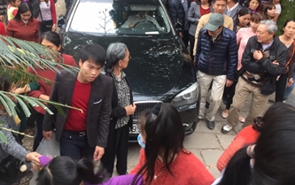Nhung hinh anh xau xi dip Tet bi dan mang len an hinh anh 6