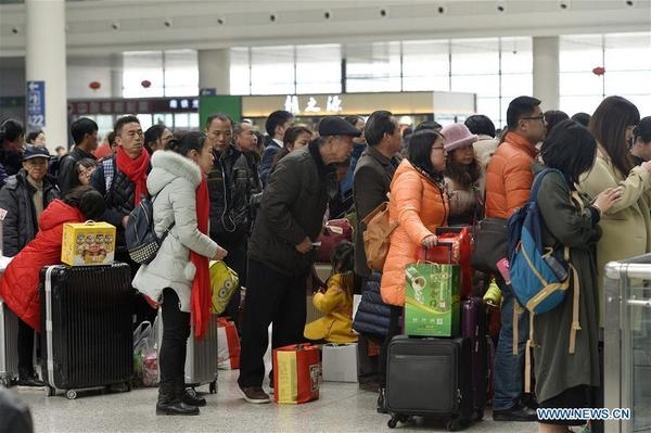 Sau Tết, dân TQ nườm nượp đổ về các thành phố lớn