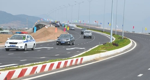 Cầu Nguyễn Tri Phương khánh thành và đi vào hoạt động từ ngày 30/4/2013.