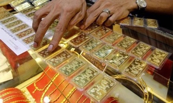 Giá vàng hôm nay 3/2: Tin xấu bủa vây, vàng tăng vọt