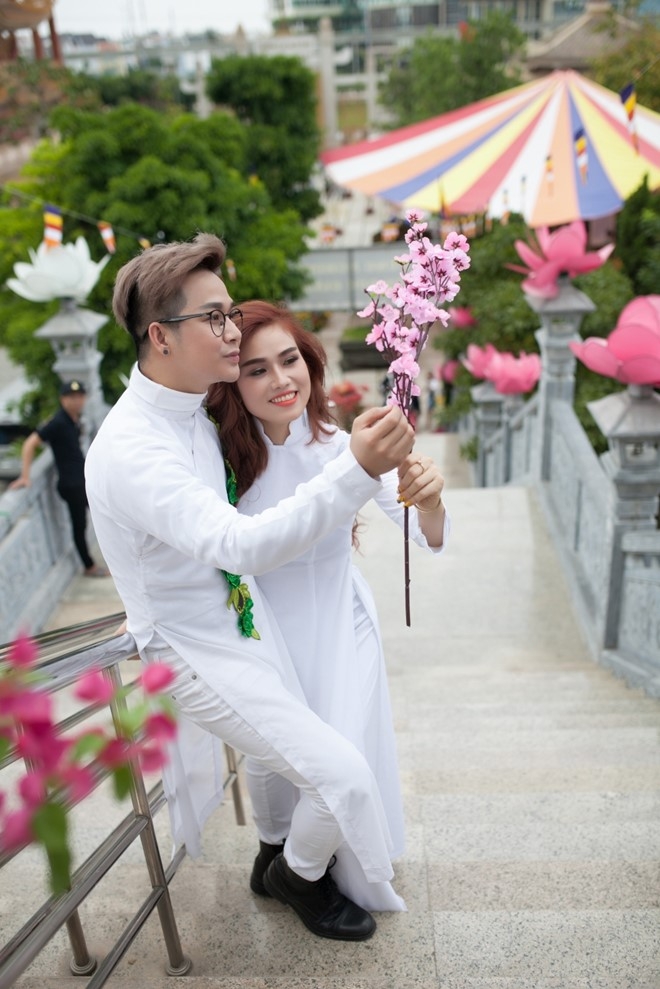 Quach Tuan Du tinh cam ben ban gai doanh nhan ngay Tet hinh anh 4