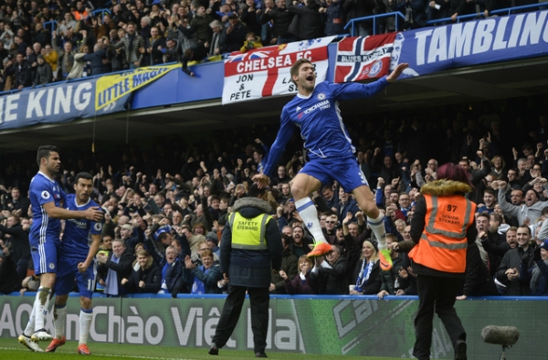 chelsea-danh-bai-arsenal-thang-tien-toi-ngoi-vo-dich-page-2