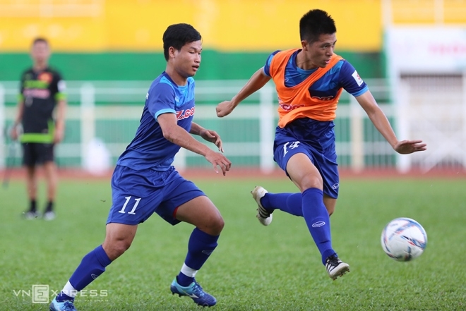 Công Phượng ghi bàn trong buổi tập của U23 Việt Nam - ảnh thể thao