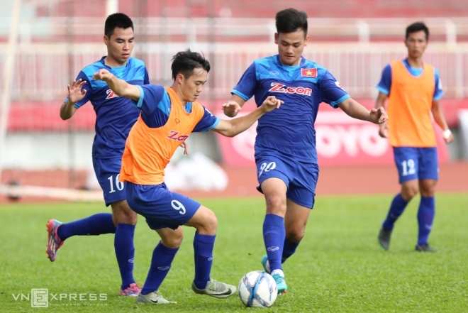 Công Phượng ghi bàn trong buổi tập của U23 Việt Nam - ảnh thể thao