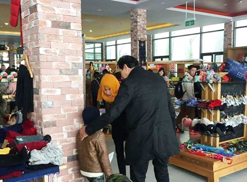 Khó nhận ra mẹ con Hà Hồ ở vùng cao Tây Bắc hình ảnh 7 kho nhan ra me con ha ho o vung cao tay bac hinh anh 7
