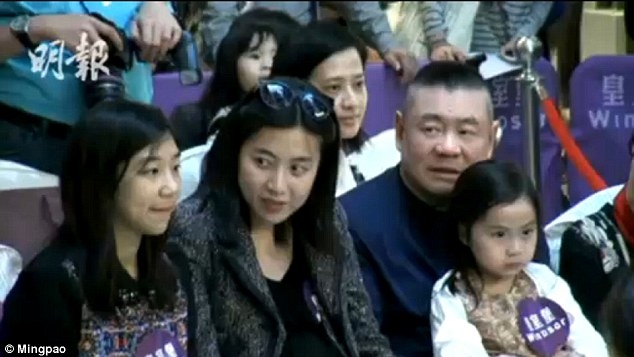 ty phu hong kong vung tien cung chieu con gai, nguoi tinh hinh anh 4