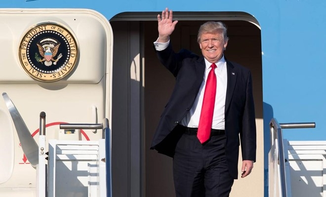 Vua nham chuc 2 tuan, ong Trump ngon trieu USD nghi duong hinh anh 8