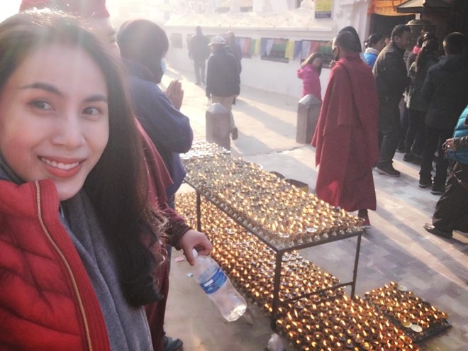 Cong Vinh, Thuy Tien 'than ai nay lo' khi hanh huong o Nepal hinh anh 3