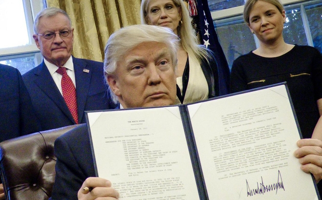 Washington Post: Hé lộ cuộc đối đầu giữa các bộ trưởng và cố vấn của Trump vì lệnh cấm nhập cư