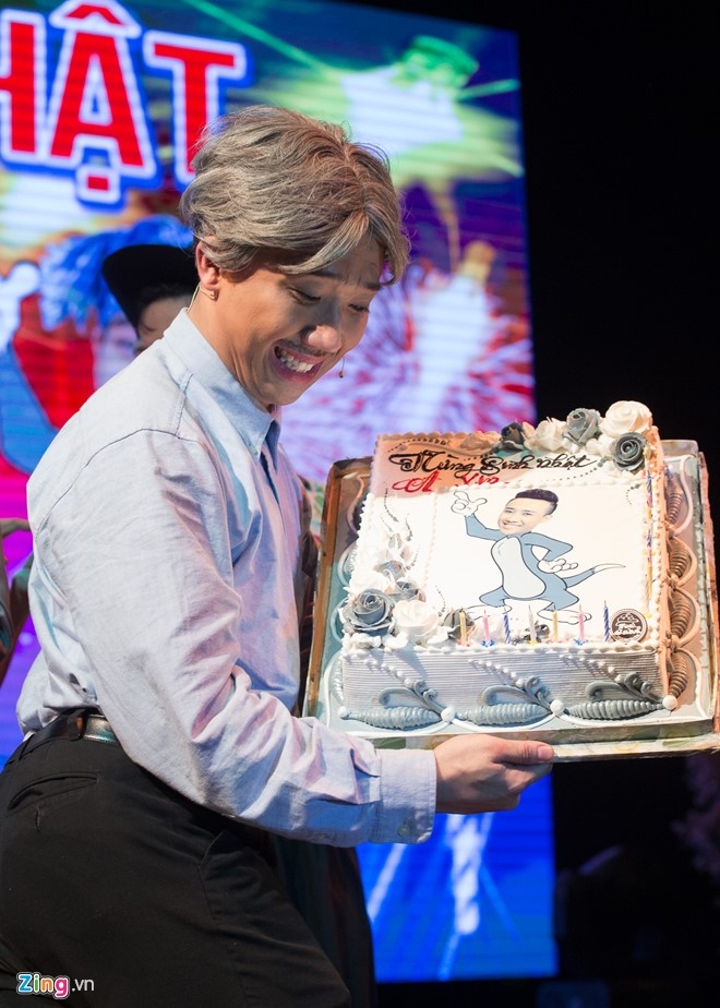 4.000 khan gia doi mua xem show Tran Thanh, Truong Giang hinh anh 12
