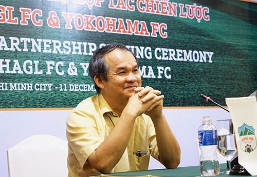 bau duc vach tran bo mat cua bong da viet nam hinh anh 1