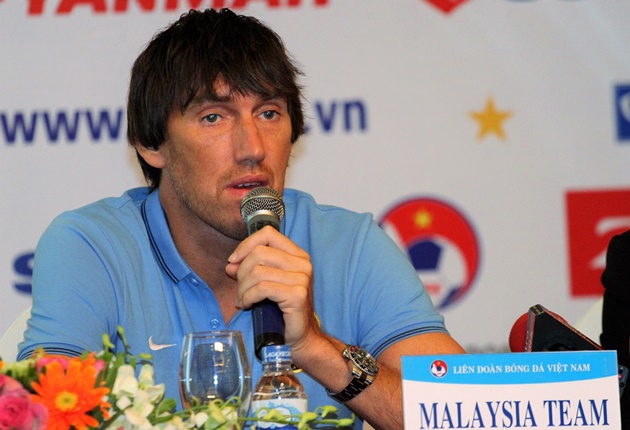 HLV Frank Bernhardt đánh giá cao sức mạnh của U23 Việt Nam