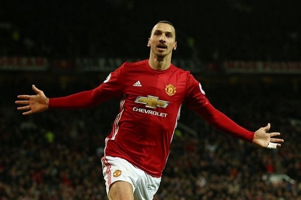 Ibra lap 2 ky luc lien tiep sau tran thang Leicester hinh anh 1