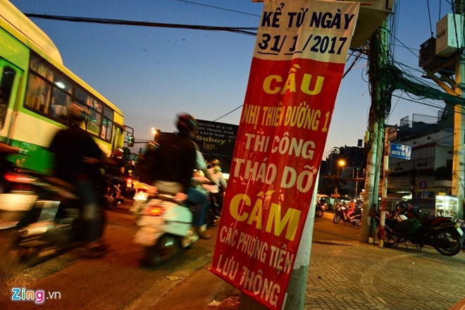 Sai Gon ket xe keo dai khi sua cau Nhi Thien Duong hinh anh 5