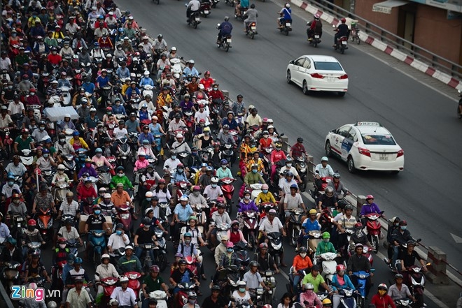 Sai Gon ket xe keo dai khi sua cau Nhi Thien Duong hinh anh 9