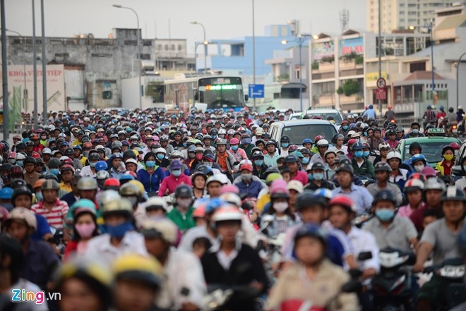 Sai Gon ket xe keo dai khi sua cau Nhi Thien Duong hinh anh 10